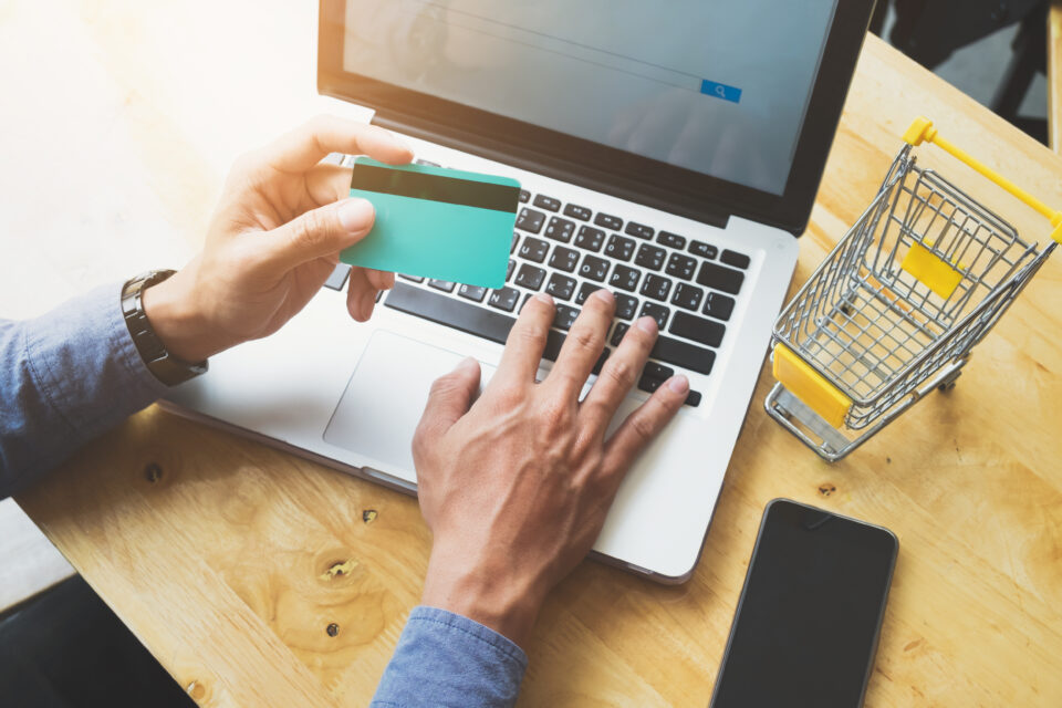 Cómo vender online: estrategias para crear y escalar tu negocio digital